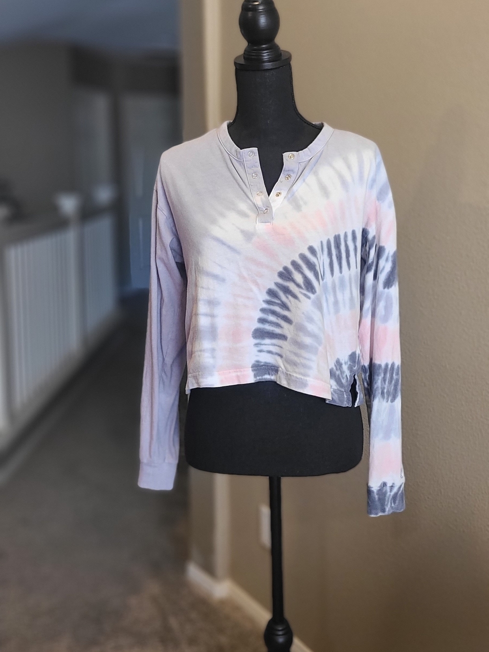Cropped Long Sleeve Tie-Dye Henley Top - Pastel Pink, Gray & White